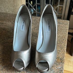 Steve Madden pumps